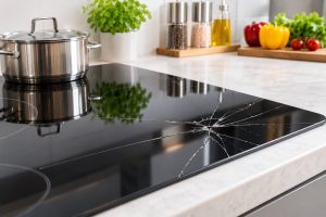 Mặt kính bếp từ bị nứt: Cách kiểm tra an toàn